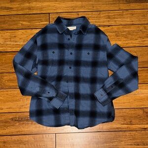 Aeropostale Blue and Black Plaid Button-Down Shirt